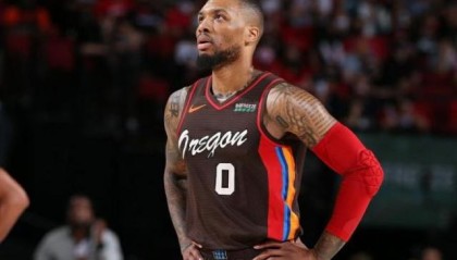 开云体育官方网-新帅搅乱进攻体系？利拉德：相信自己能重回正轨